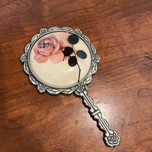 Vintage Floral Themed Mirror with Pretty Pink Satin Drawstring Pouch - Picture 5 of 9